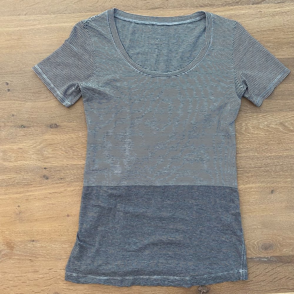 Lululemon Gray Striped T Shirt - 4